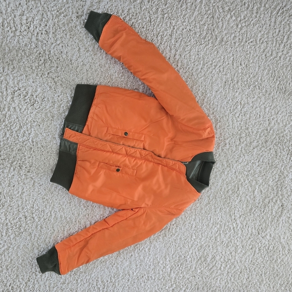 Alpha Industries, Green Bomber Jacket, Size M - Picture 8 of 9